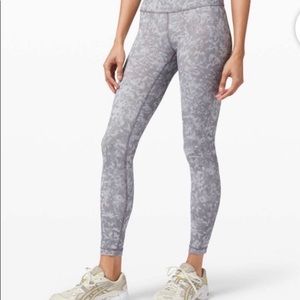 Lulu lemon Wunder train high rise 28’ summer shade “icy grey”